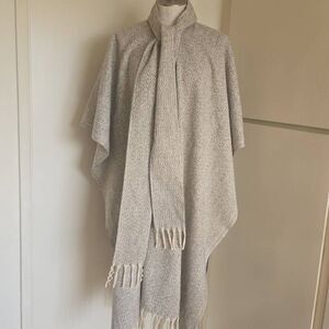 VTG Artilana Mexican Ivory & Grey Wool Fringe Wmns Poncho Cape Shawl, OS, NWOT